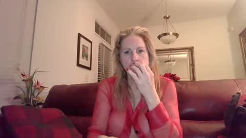 hotblondemilf1962 online show from 15, 12, 2024