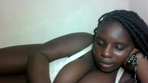 Snapshot of hotebbbyy chatting on 27, 10, 2025 EBBY online show from 27, 10, 2025