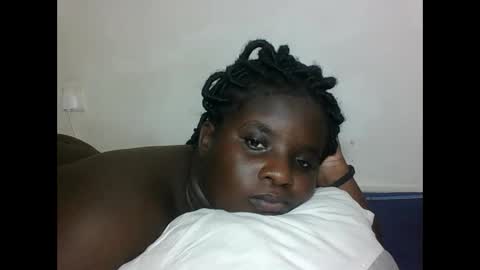 Snapshot of hotebbbyy chatting on 6, 11, 2025 EBBY online show from 6, 11, 2025