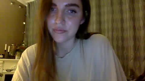 Snapshot of hoteffy chatting on 2, 11, 2025 effy online show from 2, 11, 2025