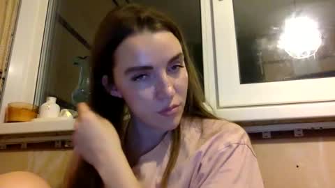 Snapshot of hoteffy chatting on 8, 11, 2025 effy online show from 8, 11, 2025