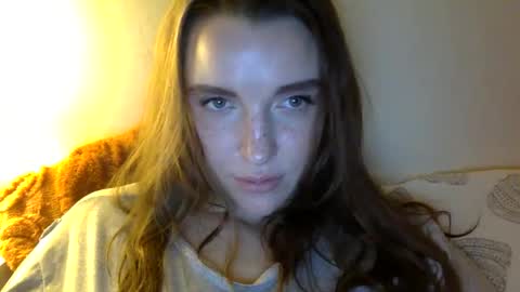 Snapshot of hoteffy chatting on 17, 11, 2025 effy online show from 17, 11, 2025