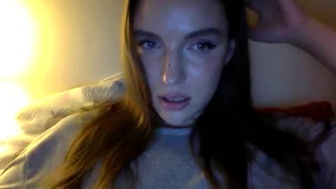 Snapshot of hoteffy chatting on 18, 11, 2025 effy online show from 18, 11, 2025