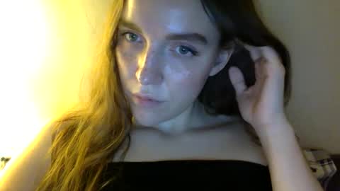 Snapshot of hoteffy chatting on 23, 11, 2025 effy online show from 23, 11, 2025