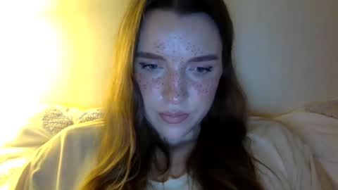 Snapshot of hoteffy chatting on 16, 12, 2025 effy online show from 16, 12, 2025