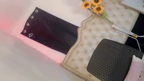 Snapshot of hotgirl_krisxx chatting on 15, 10, 2025 hotgirl_krisxx online show from 15, 10, 2025