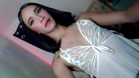 Snapshot of hotgirl_krisxx chatting on 25, 10, 2025 hotgirl_krisxx online show from 25, 10, 2025