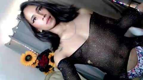 Snapshot of hotgirl_krisxx chatting on 18, 11, 2025 hotgirl_krisxx online show from 18, 11, 2025
