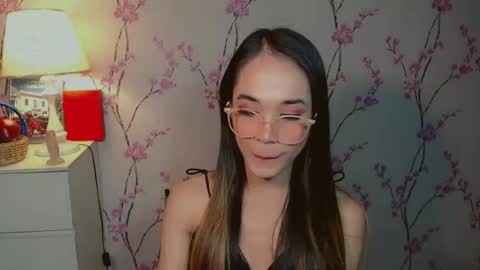 XANDRA online show from 9, 10, 2025