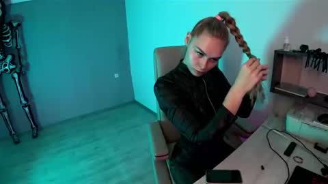 hotprincess2hot online show from 11, 11, 2025