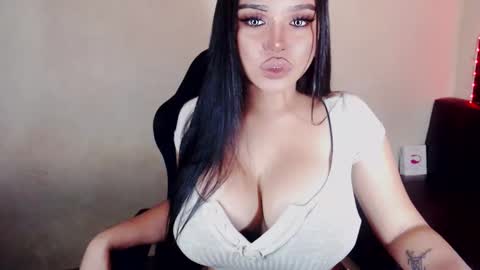 Marga Avery online show from 17, 12, 2024
