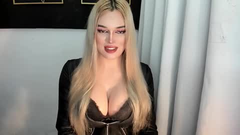 Snapshot of hotstellacumxxx chatting on 24, 10, 2025 STELLA online show from 24, 10, 2025