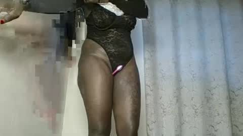 Snapshot of hott_amalia chatting on 17, 11, 2025 Amalia online show from 17, 11, 2025