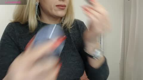 Eryka online show from 1, 2, 2025
