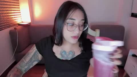 hottbee3645 online show from 11, 1, 2026