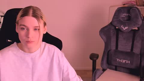 Nessie and Jessie online show from 3, 1, 2025