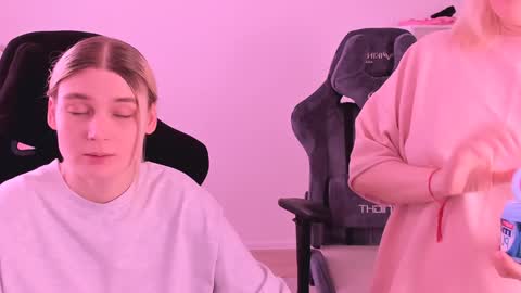 Nessie and Jessie online show from 4, 1, 2025