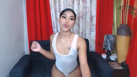 Pretty Maxine online show from 22, 9, 2025