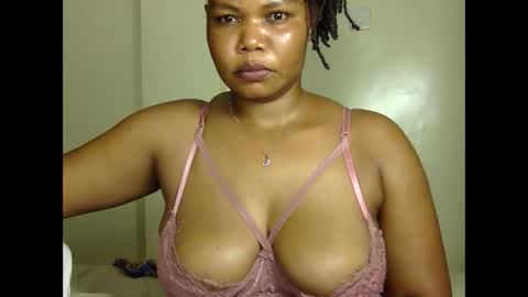 hotysquiter433224 online show from 24, 11, 2025