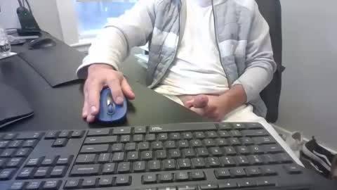 Snapshot of hoverday chatting on 25, 10, 2025 hoverday online show from 25, 10, 2025