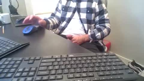 Snapshot of hoverday chatting on 3, 11, 2025 hoverday online show from 3, 11, 2025