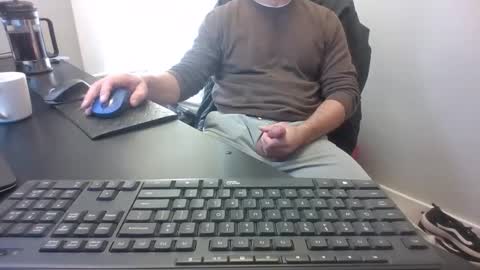 Snapshot of hoverday chatting on 6, 11, 2025 hoverday online show from 6, 11, 2025