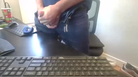 Snapshot of hoverday chatting on 24, 11, 2025 hoverday online show from 24, 11, 2025