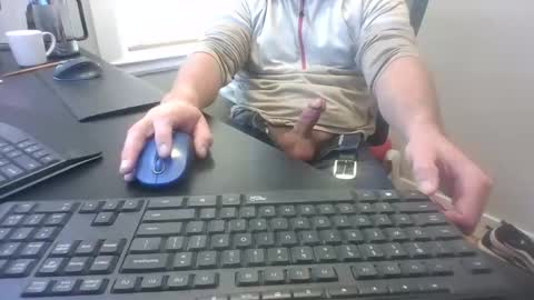 Snapshot of hoverday chatting on 25, 11, 2025 hoverday online show from 25, 11, 2025