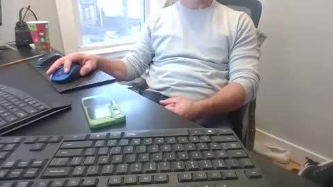 Snapshot of hoverday chatting on 2, 12, 2025 hoverday online show from 2, 12, 2025