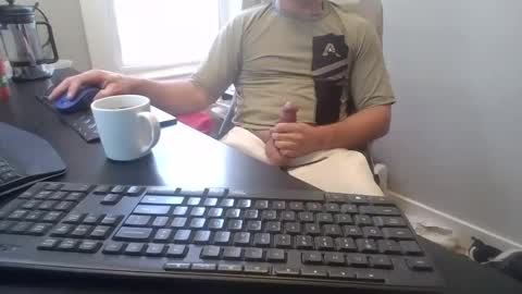 Snapshot of hoverday chatting on 3, 12, 2025 hoverday online show from 3, 12, 2025