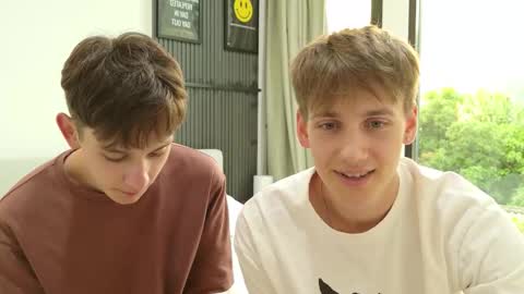 Snapshot of howardkottam chatting on 15, 10, 2025 howardkottam online show from 15, 10, 2025