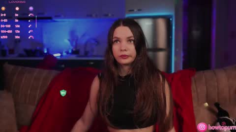 Snapshot of howtomeow chatting on 16, 11, 2025 Mia online show from 16, 11, 2025