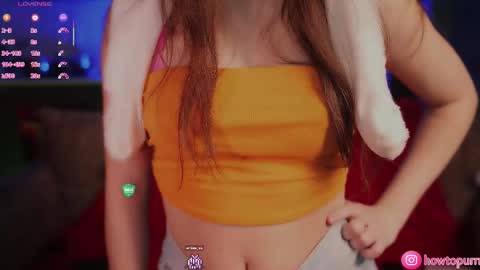 Snapshot of howtomeow chatting on 19, 11, 2025 Mia online show from 19, 11, 2025