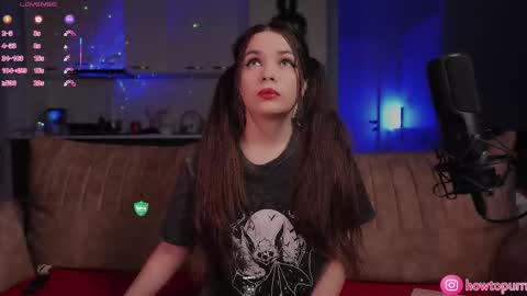 Mia online show from 9, 1, 2026