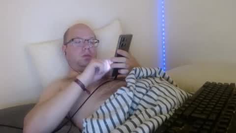 Snapshot of hoyboydkk chatting on 19, 10, 2025 Christian online show from 19, 10, 2025