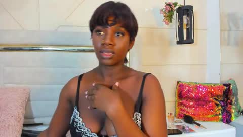 Snapshot of huddah_cam chatting on 26, 2, 2025 huddah online show from 26, 2, 2025