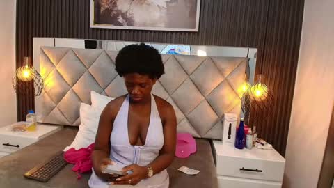Snapshot of huddah_cam chatting on 16, 9, 2025 huddah online show from 16, 9, 2025