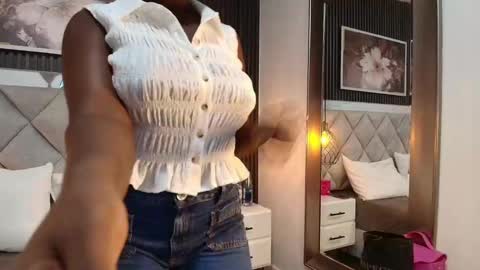 Snapshot of huddah_cam chatting on 17, 9, 2025 huddah online show from 17, 9, 2025