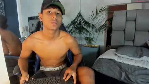 Snapshot of hudson_beasley chatting on 21, 10, 2025 Hudson Beasley online show from 21, 10, 2025