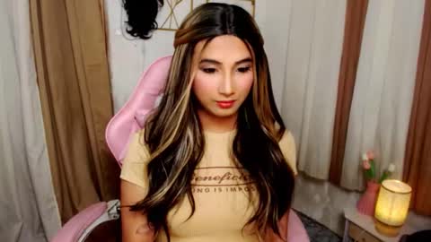 Snapshot of hugeasiancockandrea chatting on 18, 10, 2025 drea online show from 18, 10, 2025