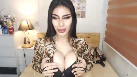 its thalia allow me to fulfill your deepest desires online show from 19, 9, 2025