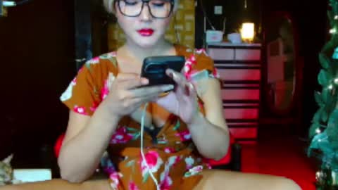 Snapshot of hugecumbarbie chatting on 22, 10, 2025 SPOILED MISCHIEVOUS online show from 22, 10, 2025