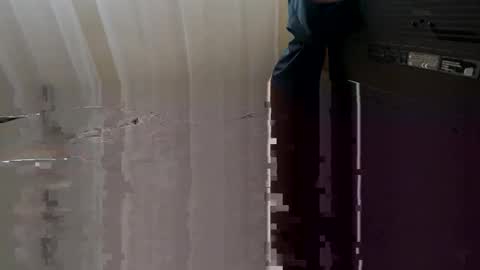 Snapshot of hugecumshots1 chatting on 2, 11, 2025 HugeCumshots online show from 2, 11, 2025