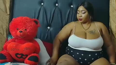 Snapshot of humongoustitss500929 chatting on 18, 10, 2025 humongoustitss500929 online show from 18, 10, 2025