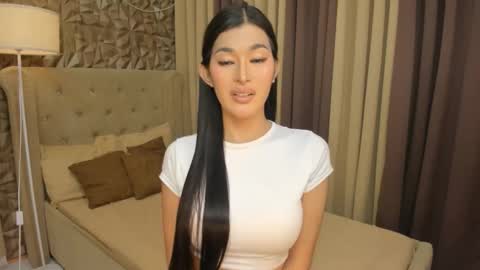 hunkhomerontop online show from 15, 10, 2025