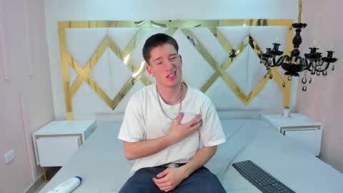 Snapshot of hunterheat_ chatting on 12, 9, 2025 hunterheat_ online show from 12, 9, 2025