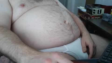 Snapshot of huskycub chatting on 9, 4, 2026 HuskyCub online show from 9, 4, 2026