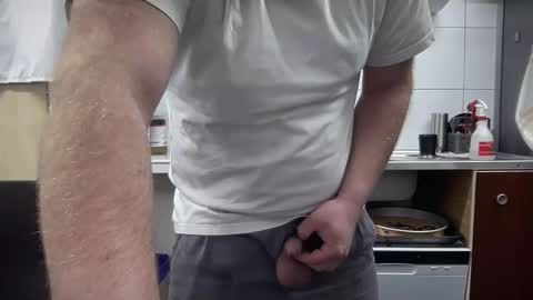 Snapshot of hybride8825 chatting on 27, 11, 2025 hybride8825 online show from 27, 11, 2025