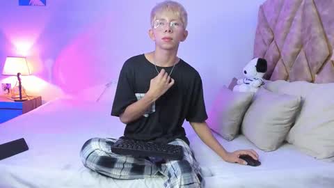 Son Hyunjin online show from 12, 1, 2026