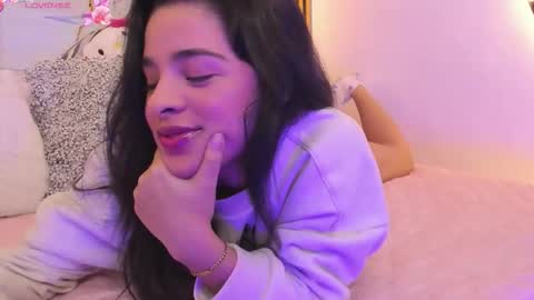 Snapshot of i_karly chatting on 13, 11, 2025 i_karly online show from 13, 11, 2025